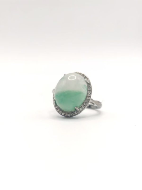 White-Green Jade Round Ring